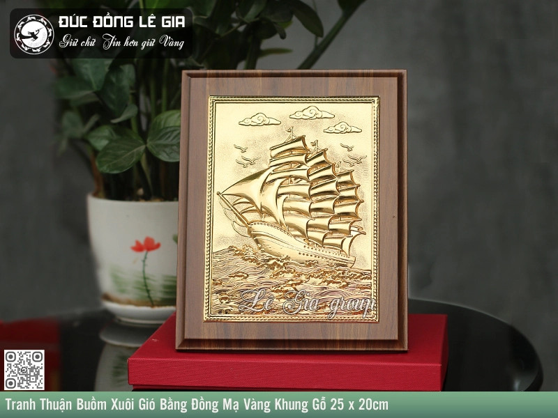 Tranh Thuận Buồm Xuôi Gió Bằng Đồng Mạ Vàng Khung Gỗ 25 x 20cm