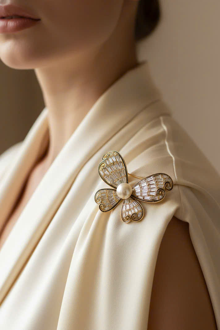 Trâm Cài Áo Vest, Áo Dài Hình Cánh Bướm Đính Ngọc Trai Baroque Điệp thời trang thiết kế Hity ACC416