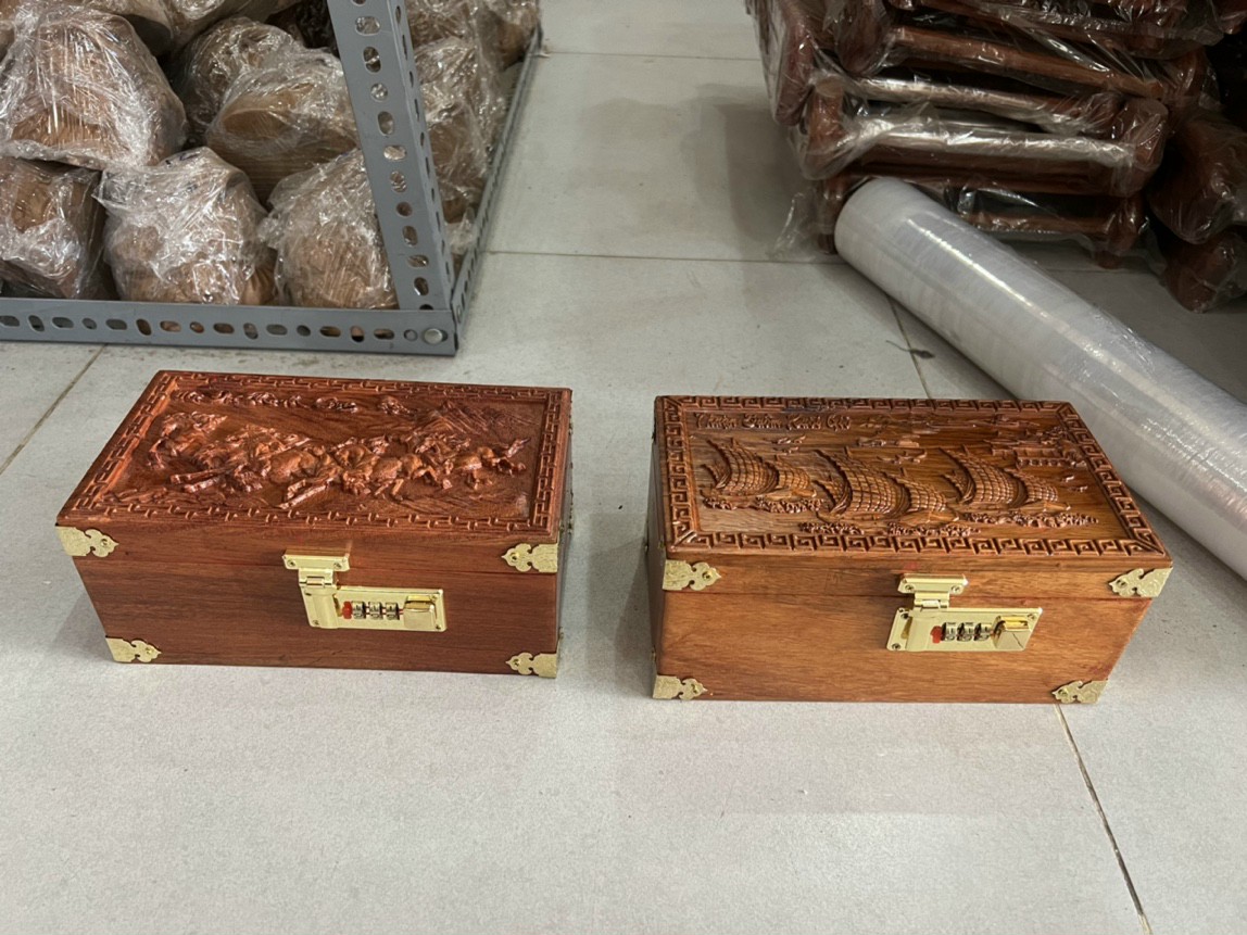 Hộp đựng trang sức,đựng tiền tiết kiệm gỗ hương có khoá cao cấp, mặt trạm nhiều mẫu gỗ hương đẹp