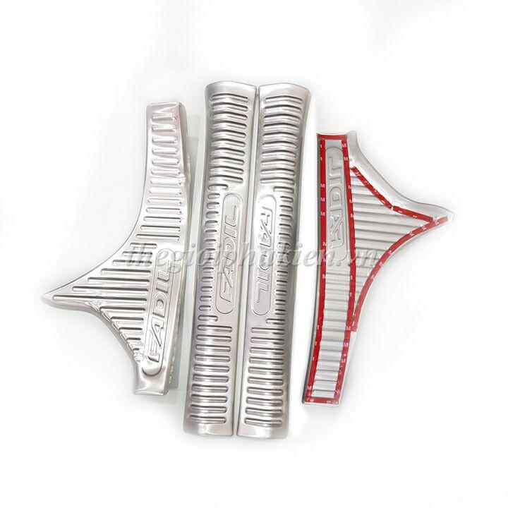 BỘ SẢN PHẨM Nẹp bước chân và ốp chống trầy cốp dành cho Vinfast Fadil - Mẫu Inox