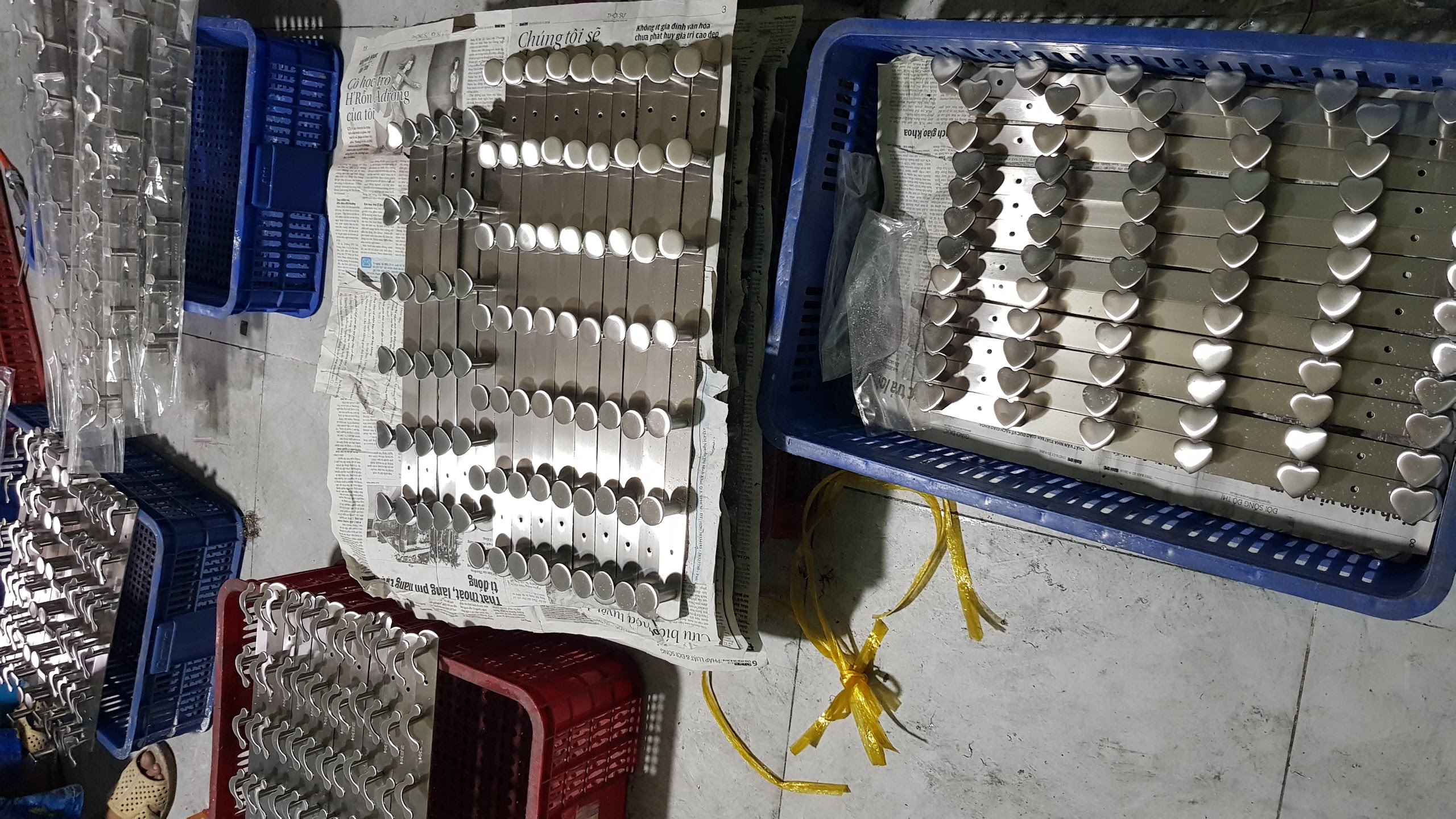 MÓC TREO QUẦN ÁO GẮN TƯỜNG SIÊU TIỆN DỤNG,CHẮC CHẮN,INOX 304 CHỐNG ĂN MÒN CAO