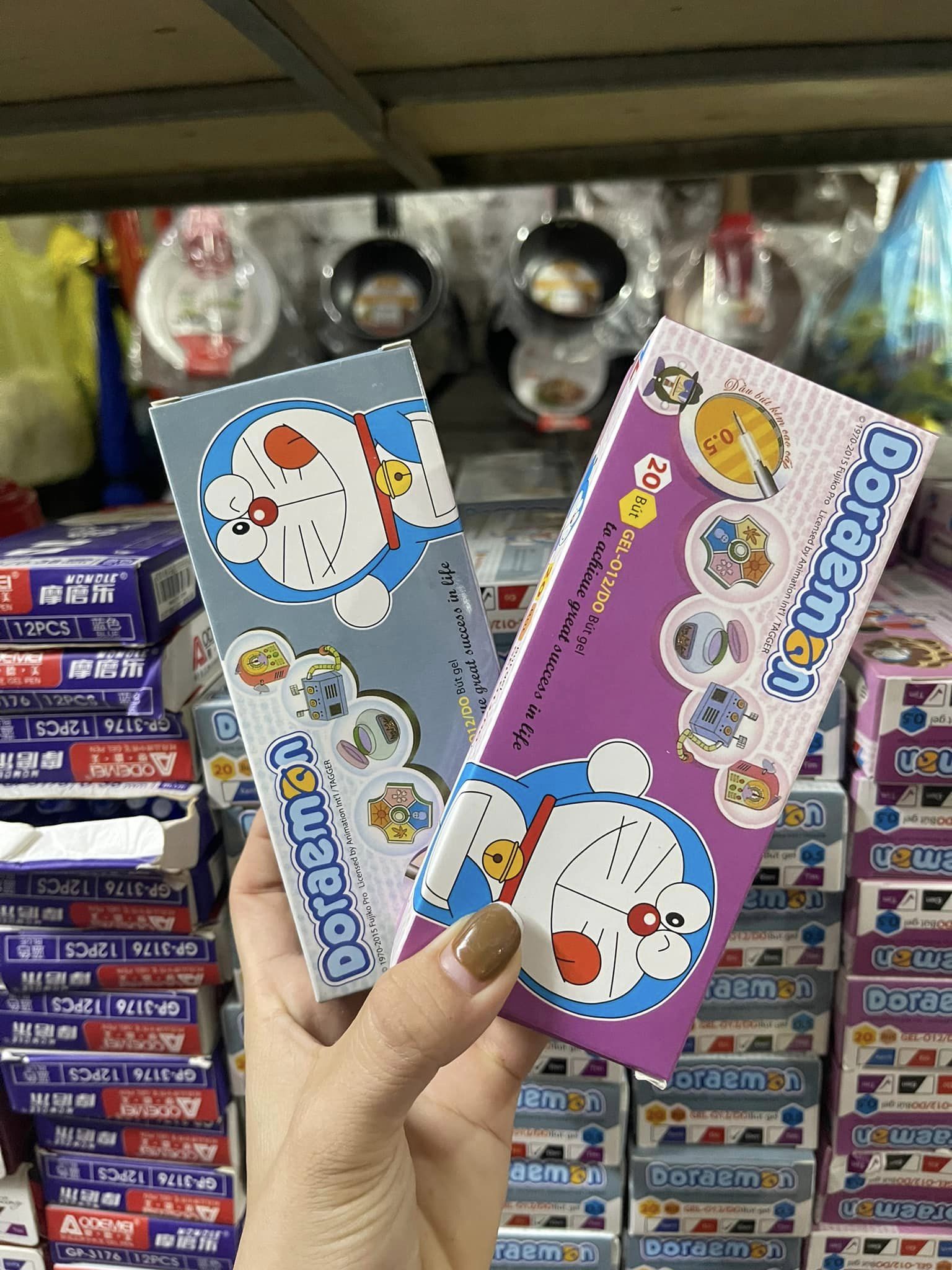 Hộp 20 Bút Bi Gel Doreamon Ngòi 0.5 - Bút Gel - Bút Bi Nước Mực Tím Xanh Đen