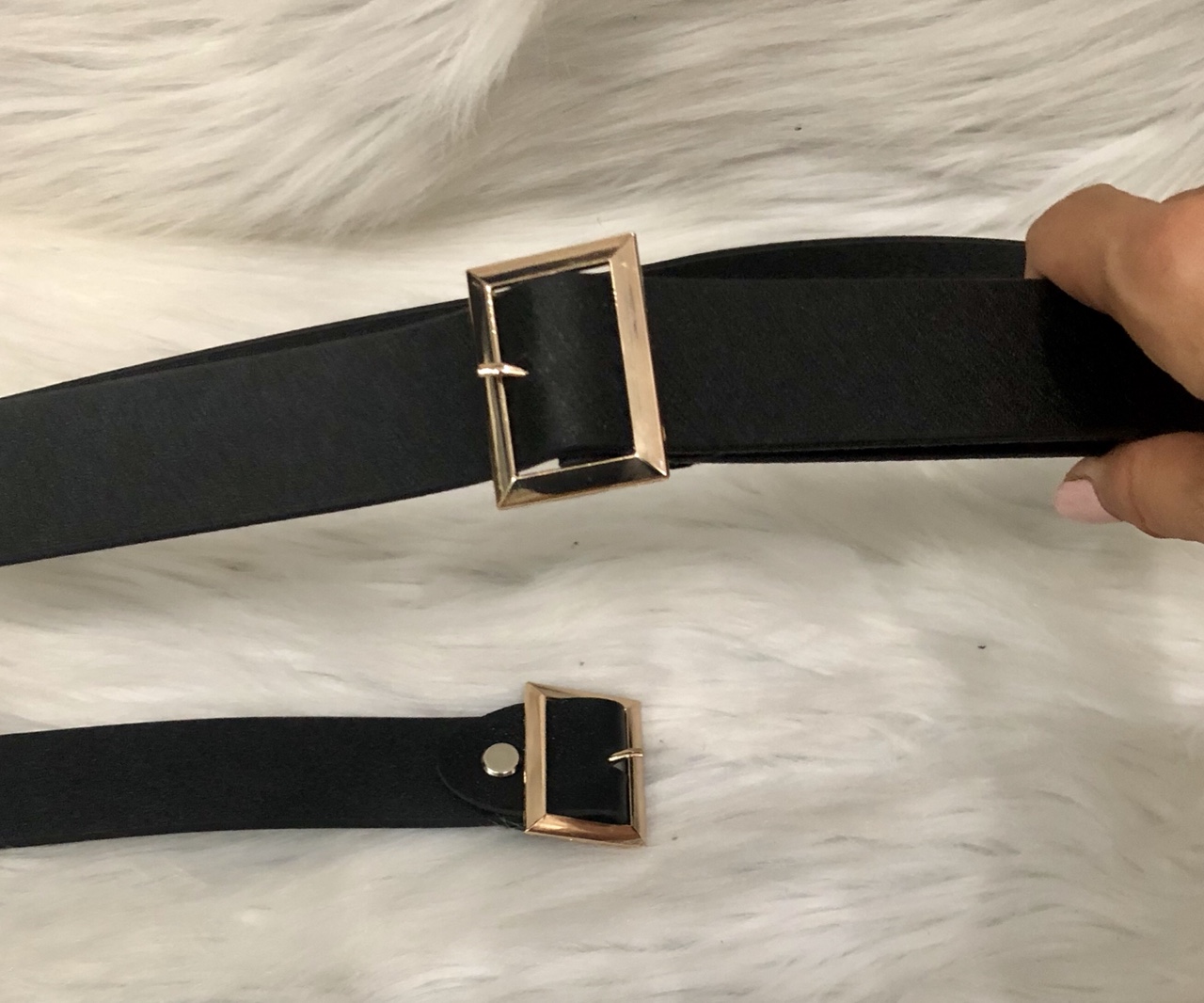 Nịt nữ bản 3cm. Mặt chữ nhật hình màu vàng