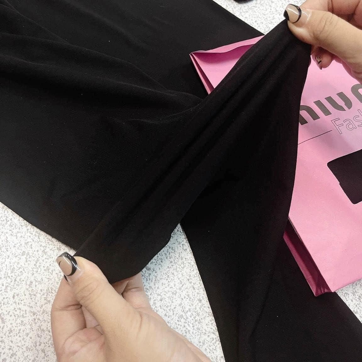 Quần legging Miu Miu hot hit mọi mặt trận