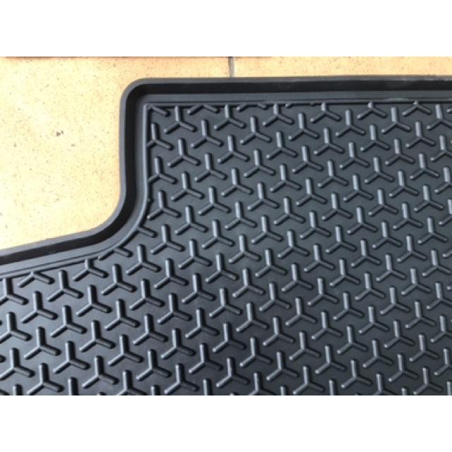 Thảm trải sàn, lót sàn cao su xe Toyota Corolla Altis 2014 - 2021 - Hàng cao su đúc không mùi - Mẫu 02