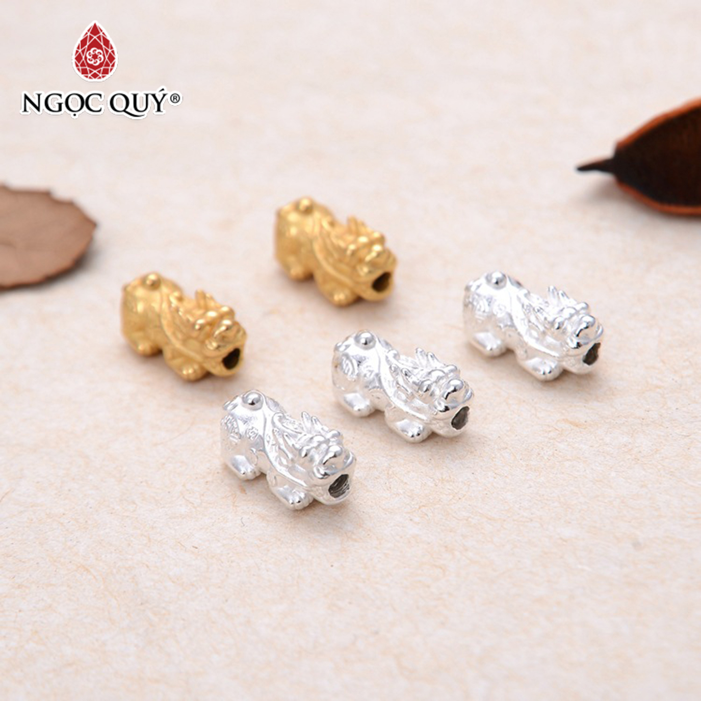 Charm bạc tỳ hưu xỏ ngang - Ngọc Quý Gemstones