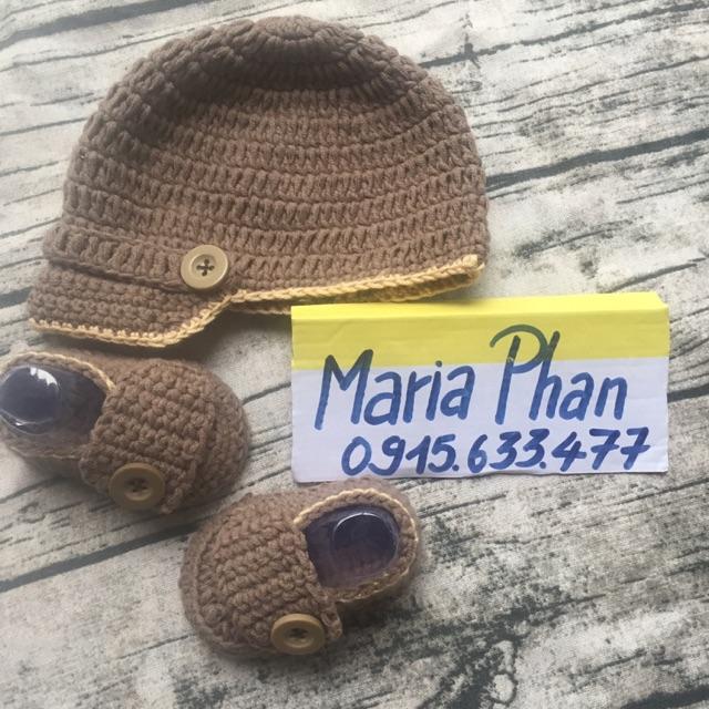Combo mũ lưỡi trai và giày xám