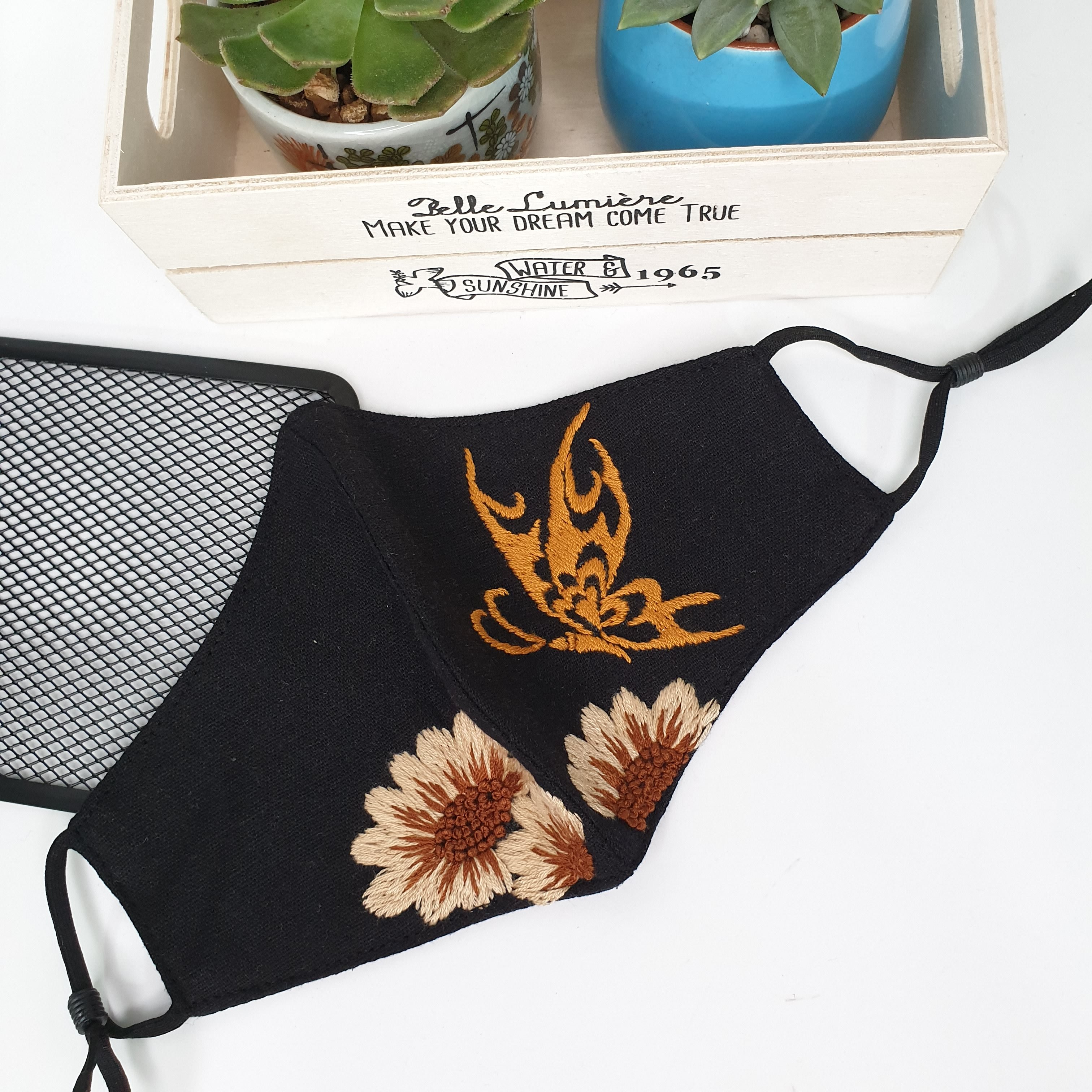Khẩu trang thêu tay vải linen JL181