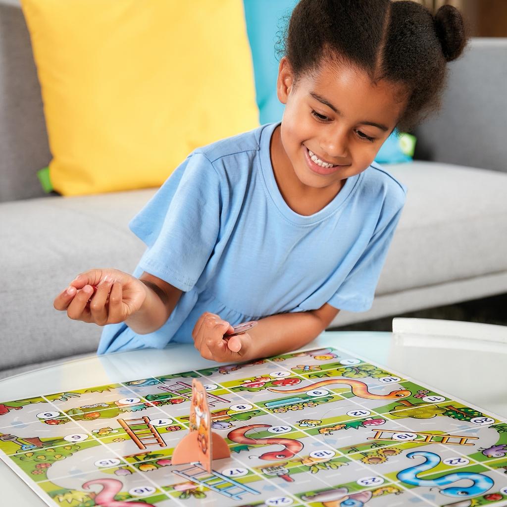 Trò chơi trí tuệ My First Snakes &amp; Ladders - Orchard Toys khuyến khích thảo luận, phối hợp tay mắt