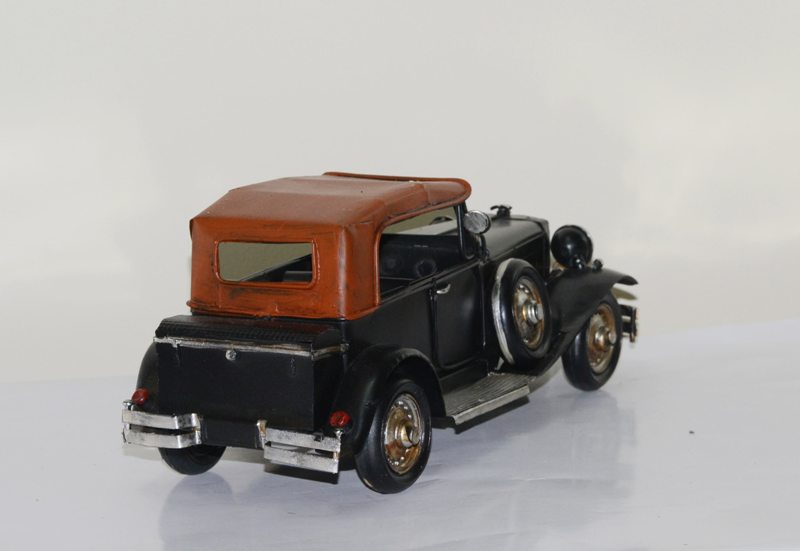 Mô hình xe cổ Châu Âu kim loại trưng bày/ Vintage Metal Car Handmade Decoration (1810D-1124)