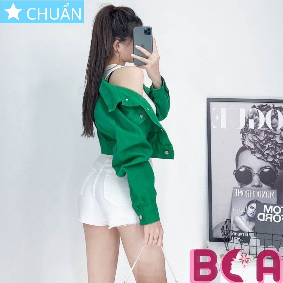 Áo khoác Jeans nữ K19 ROSATA tại BCASHOP màu xanh rêu phong cách cá tính và thời trang, rất độc đáo và nổi bât