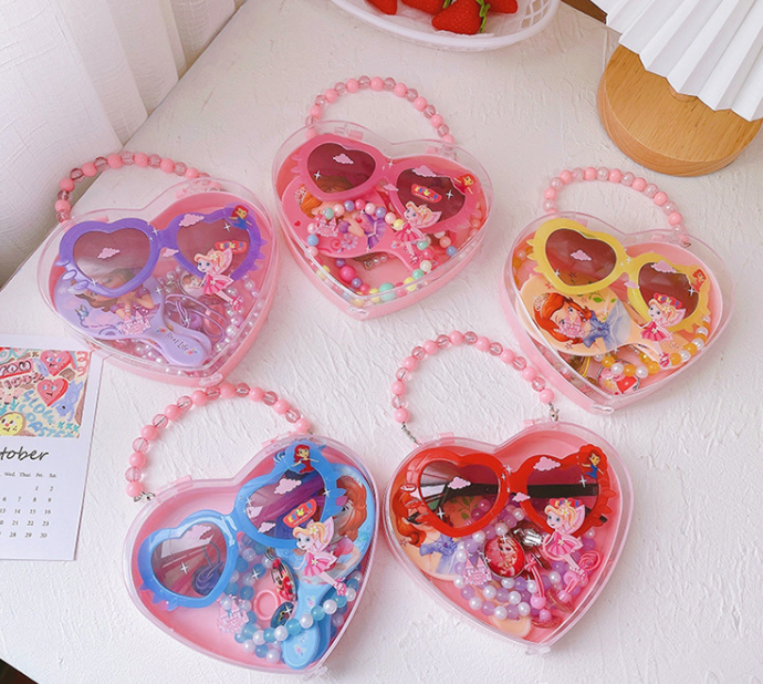 Bộ trang sức cho bé 10 món Hộp trái tim nắp trong kèm kính mắt trái tim siêu xinh