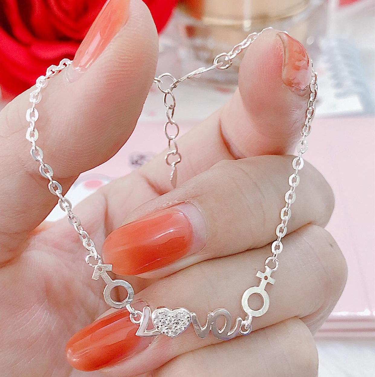 Lắc tay nữ mặt chữ love chất liệu bạc s925 MS06c