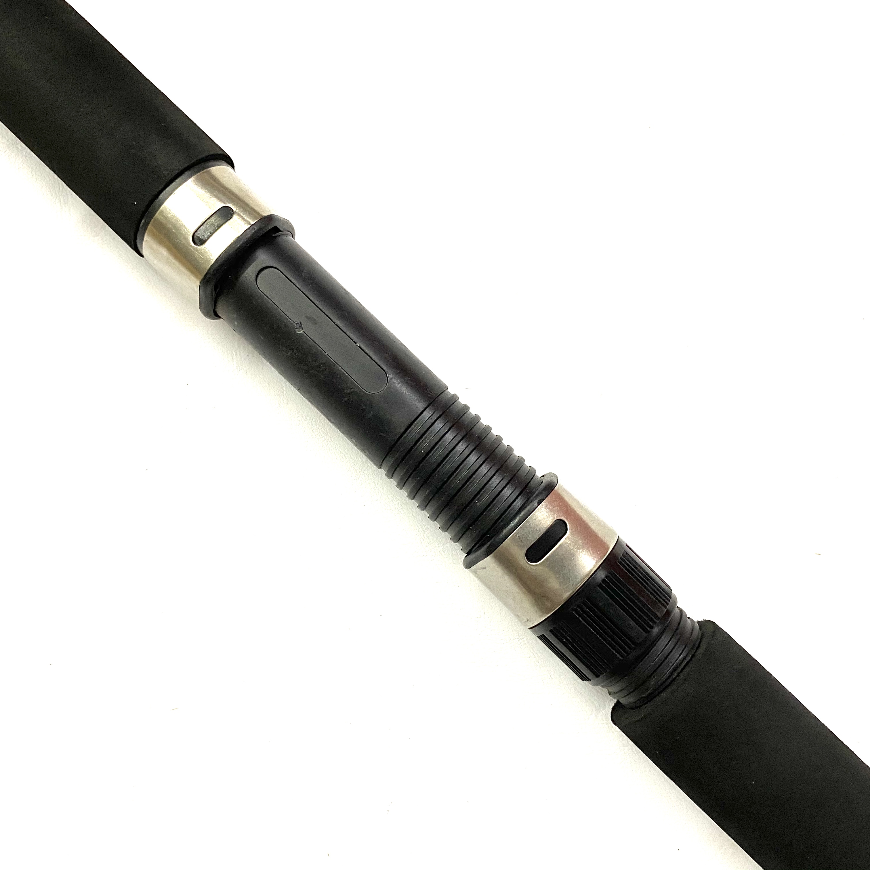 Cần câu cá Alofishing warrion đặc ruột kết nối vặn ốc siêu tải cá