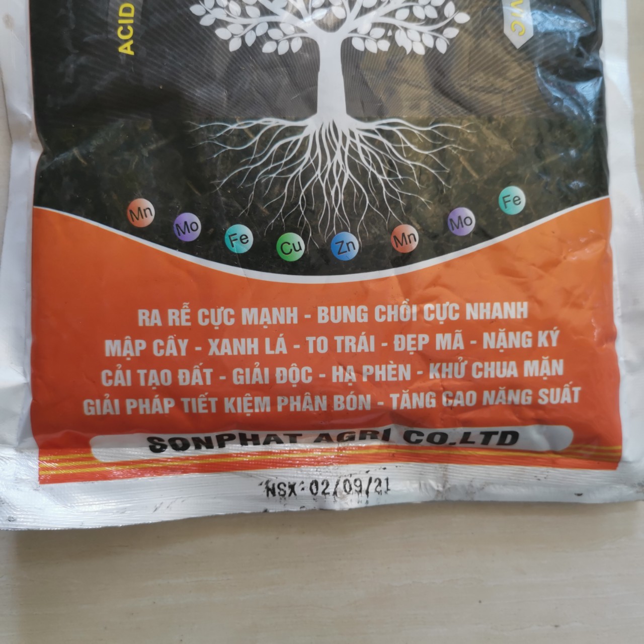 Phân bón Humic SP Root Maxcare omri plus 1kg - Ra rễ cực mạnh - Bung chồi cực nhanh - Cải tạo đất - mập cây - xanh lá