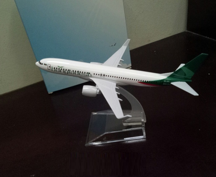 Mô hình máy bay tĩnh B737 Bangladesh 16cm