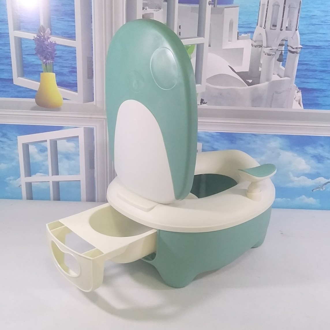 Bô vệ sinh an toàn chất lượng cho trẻ