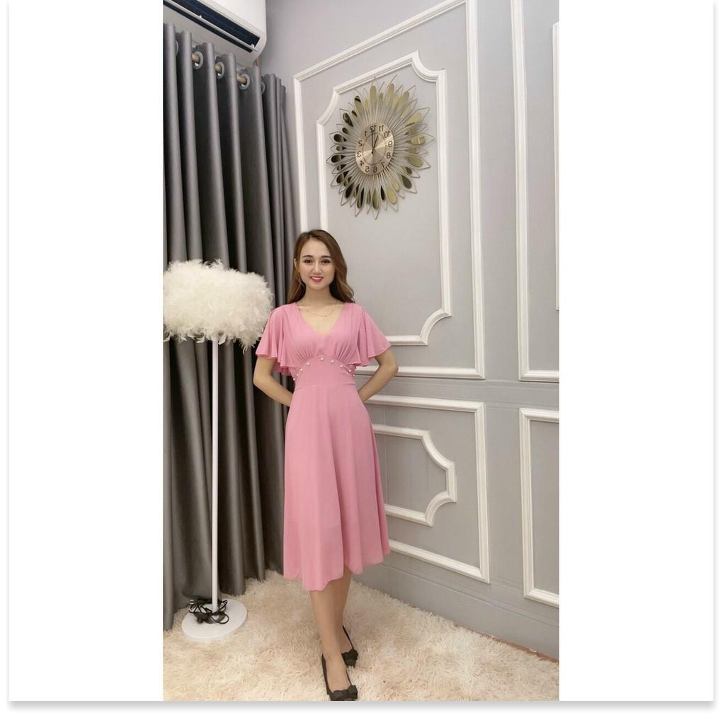ĐẦM VOAN Y ĐƯỢC THIẾT KẾ HỌA TIẾT TRƠN NHƯNG KHÔNG KÉM PHẦN SANG TRỌNG,ĐĂC BIỆT ĐƯỢC LÀM BẰNG CHẤT LIỆU VÃI THOÁNG MÁT