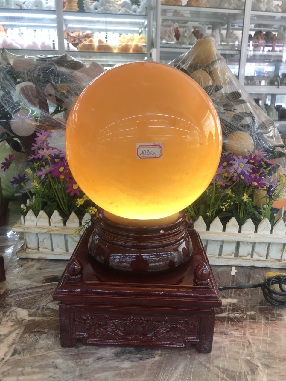 Bi đèn xoay phong thủy đá canxit vàng nặng 11,2 kg