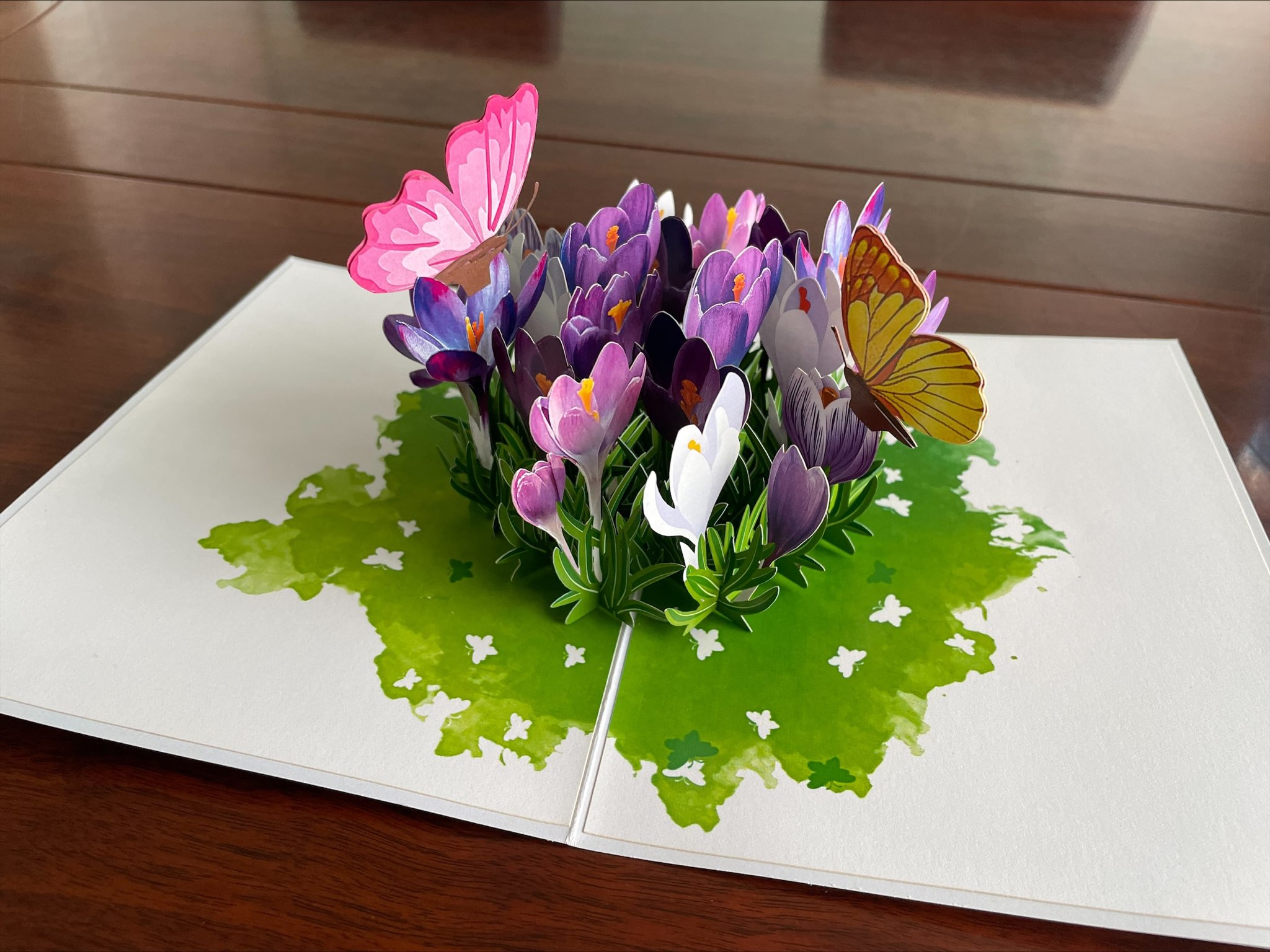 F37 -  Thiệp 3D Hoa Nghệ Tây Tím – Crocus Bouquet – Pop Up Card Viethands Giftshop