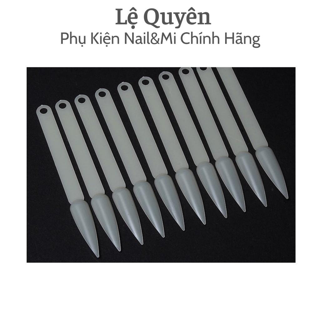 Set 50 que móng tập sơn móng nhọn, vuông, tròn màu ngẫu nhiên