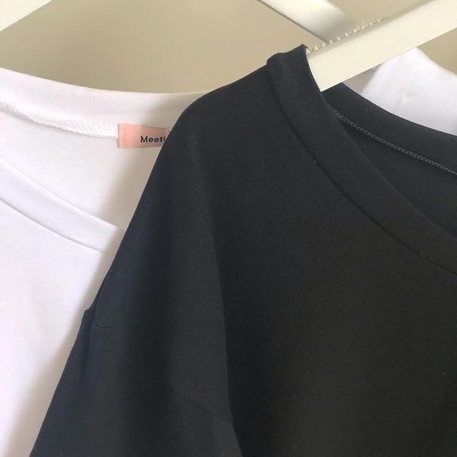 Áo croptop cổ tim dưới 55kg - Cổ tim