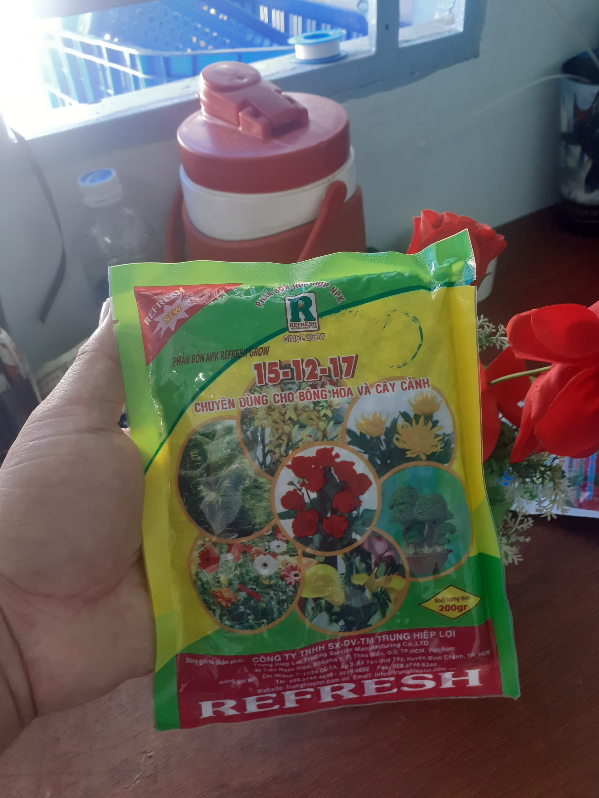 Gói 200gr N-P-K hỗn hợp chuyên dùng cho hoa – cây cảnh 15-12-17 Phân nhiều màu.