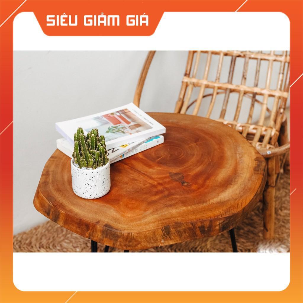 bàn tròn gỗ chân sắt dành cho quán cà phê