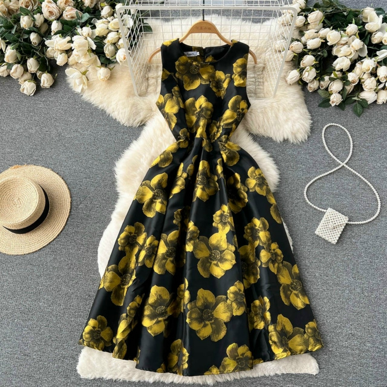 ĐẦM XÒE GẤM HOA TAY SÁT NÁCH