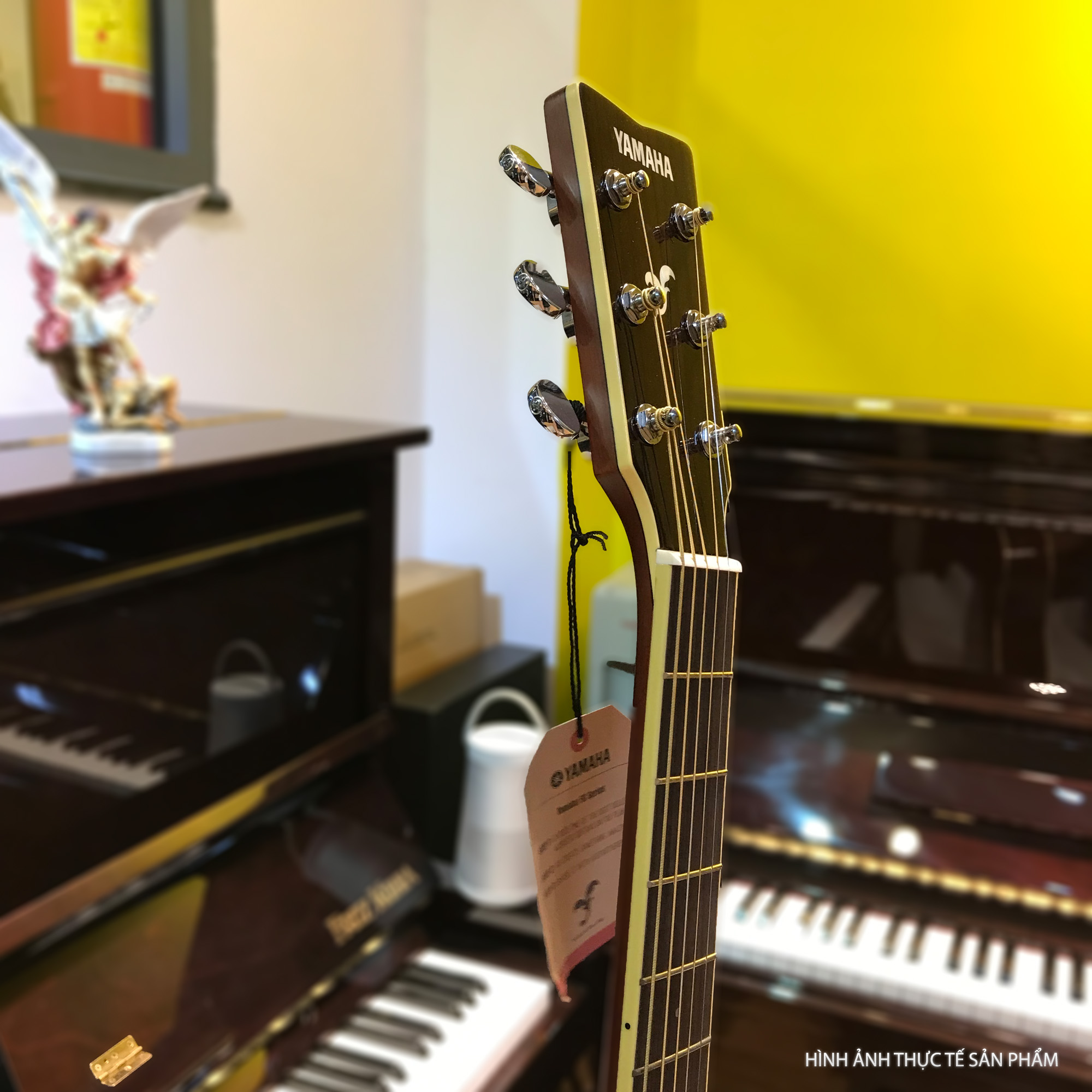 Guitar Yamaha FS830