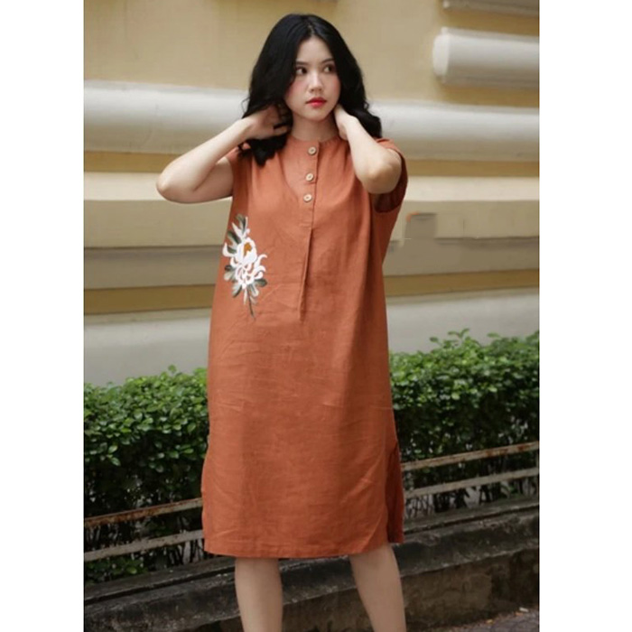 Đầm suông Linen bột Premium tay hến thêu hoa, cài khuy ngực ArcticHunter