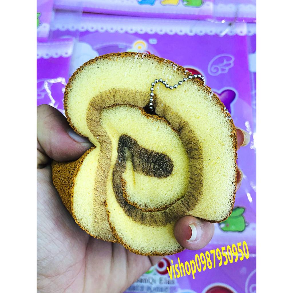 Squishy bánh bông lan cuộn nhiều màu sắc