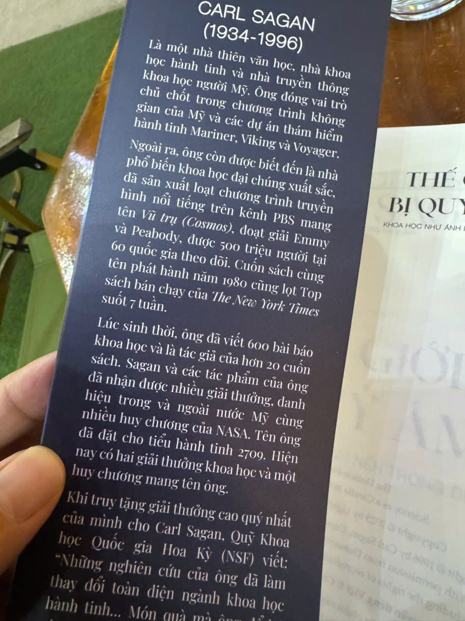 THẾ GIỚI BỊ QUỶ ÁM - Khoa học như ánh nến trong đêm - The New York Times Bestseller - Carl Sagan - Khuê Mộc Lang dịch - Lightbooks