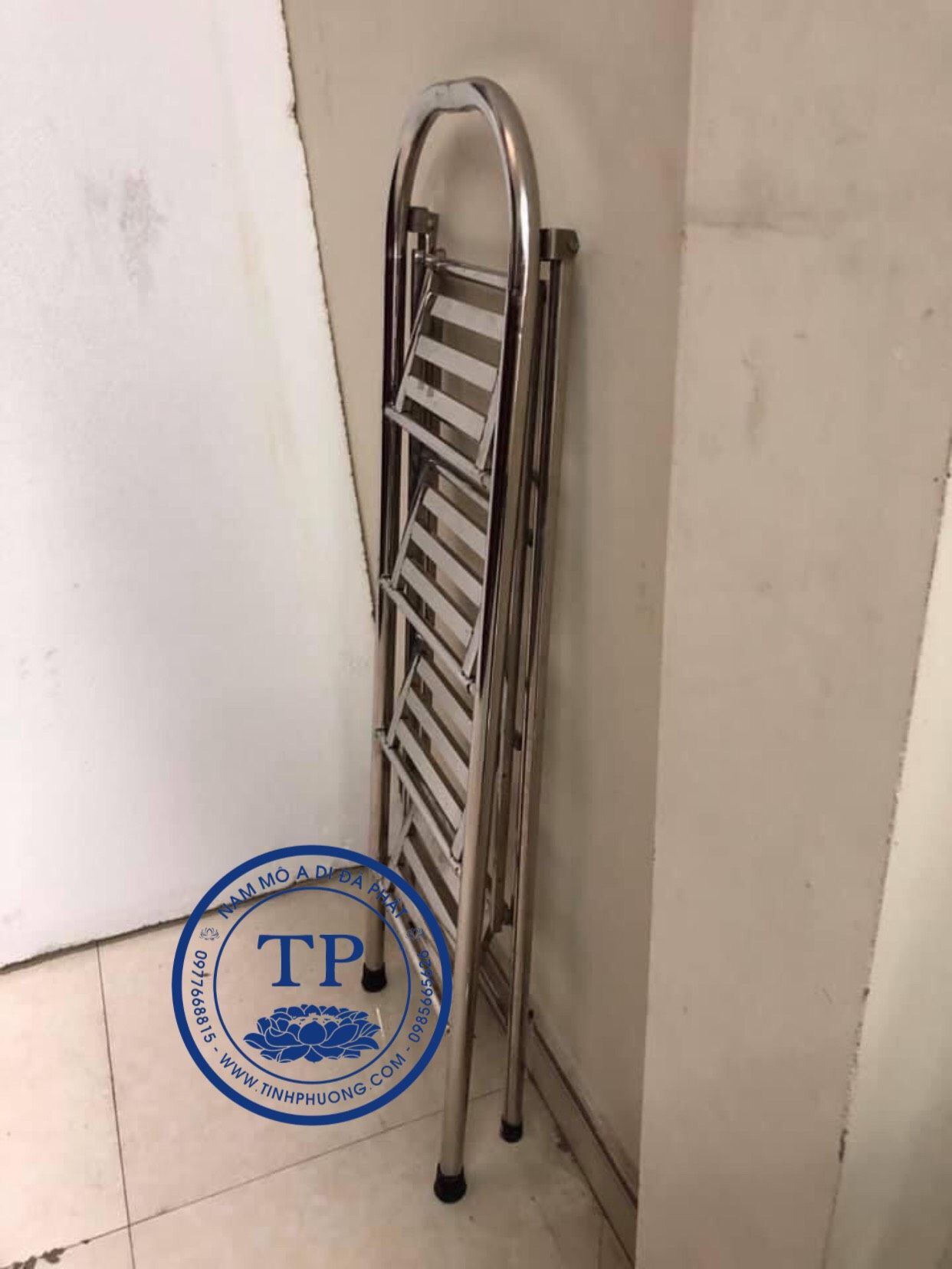 THANG THẮP NHANG,THẮP HƯƠNG BẰNG INOX GẤP GỌN ( THANG 4 BẬC ) KH18255