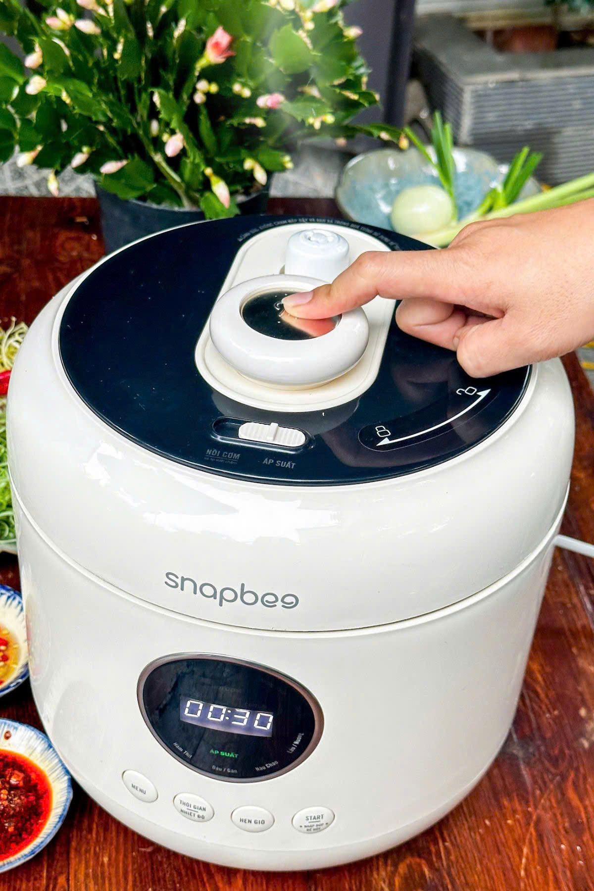 [Hàng chính hãng] Nồi áp suất Snapbee Queen S45 Trắng (Kiêm nấu chậm) - Dung tích 4.5L - Nhiều Tính Năng Thú Vị - Thương Hiệu Mỹ