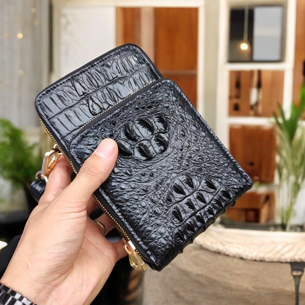Túi đeo ngực nhỏ gọn Thiết 3 khóa nhiều ngăn. Gù gia cá sấu rất đẹp!