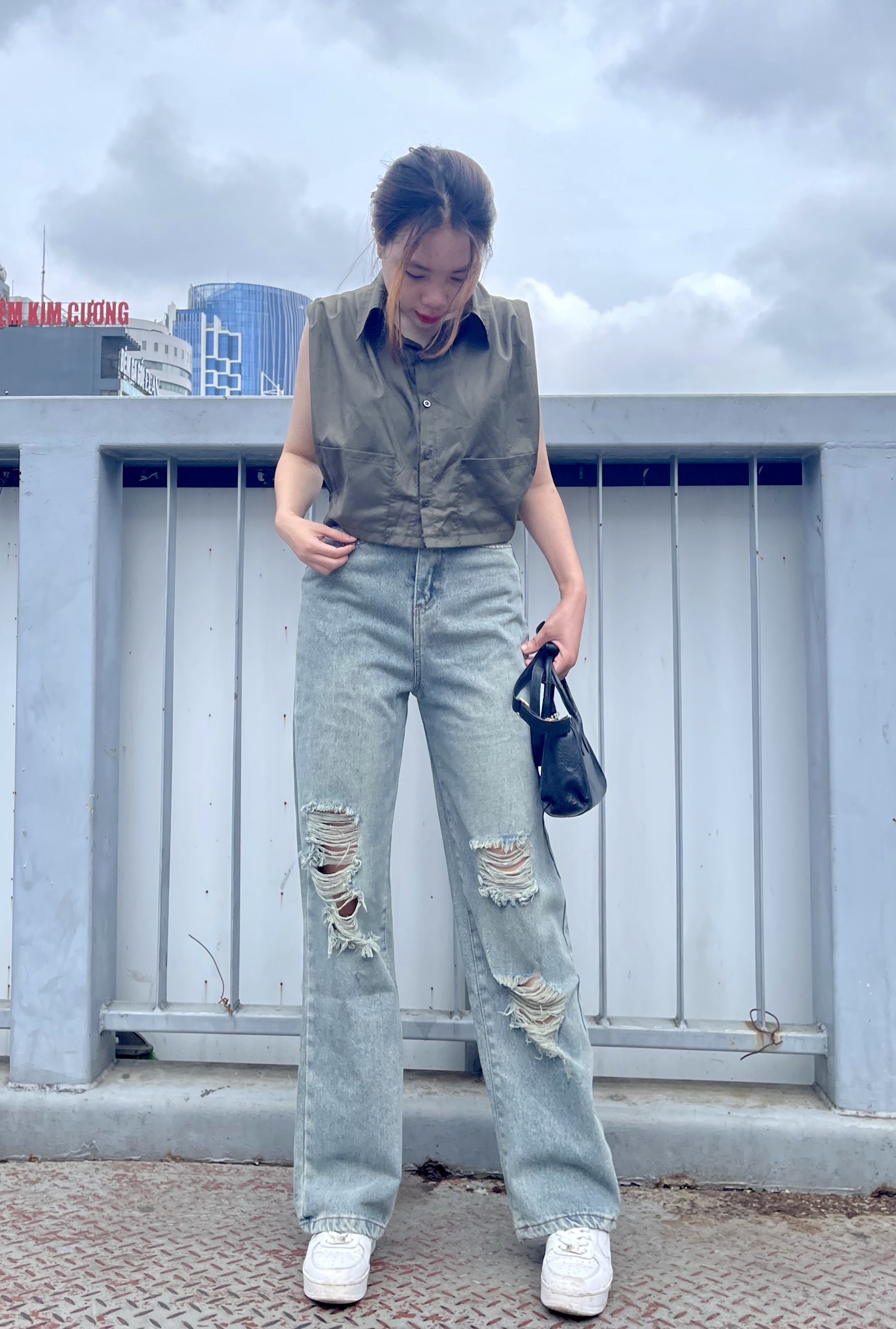 Set Quần Jeans và Áo Sơ Mi siêu hack dáng dành cho các nàng