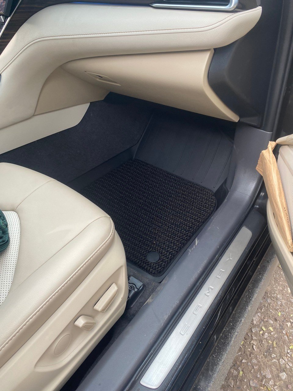 Thảm lót sàn 2 lớp xe ô tô Toyoyta Camry 2018+ Nhãn hiệu Macsim 3W chất liệu nhựa TPE đúc khuôn cao cấp - màu đen