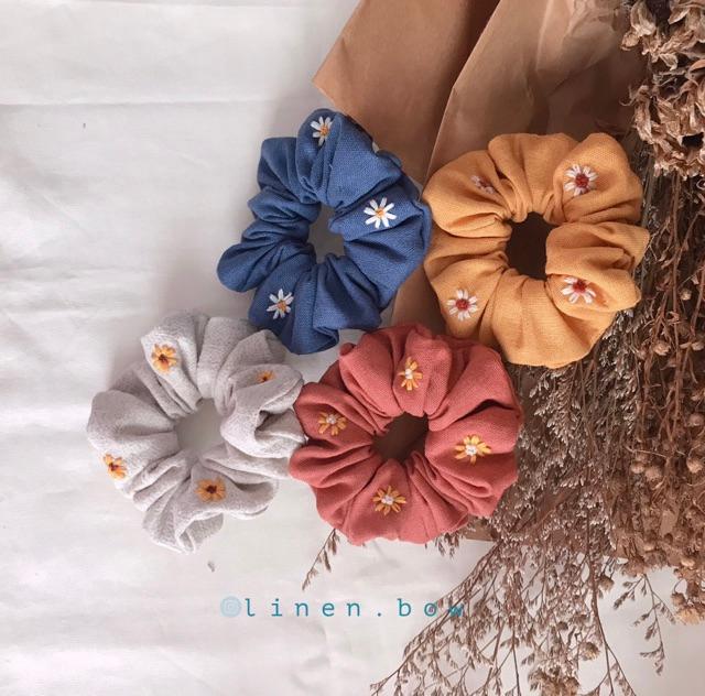 Scrunchies linen thêu hoa