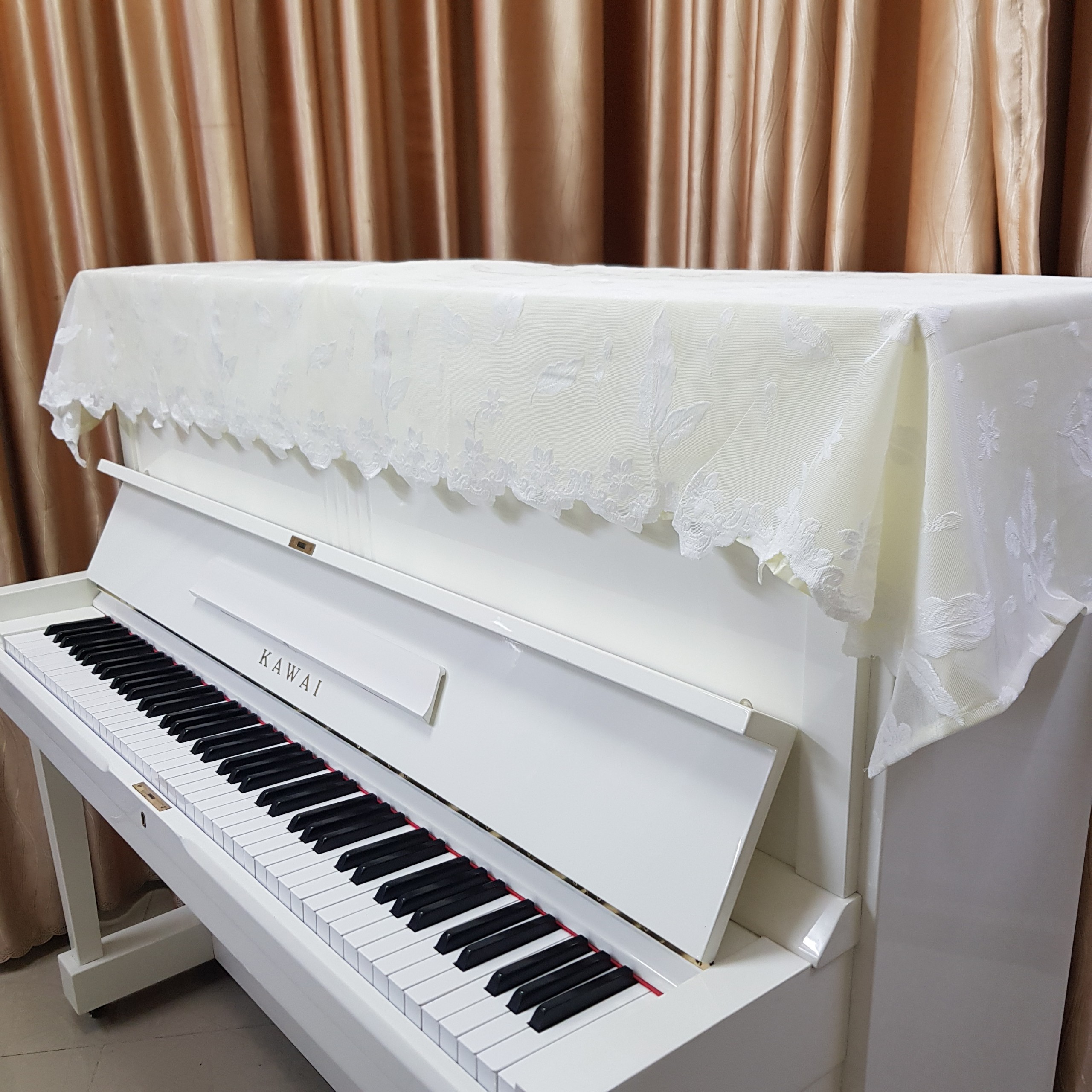 Khăn Phủ Đàn Piano ren trắng họa tiết chiếc lá