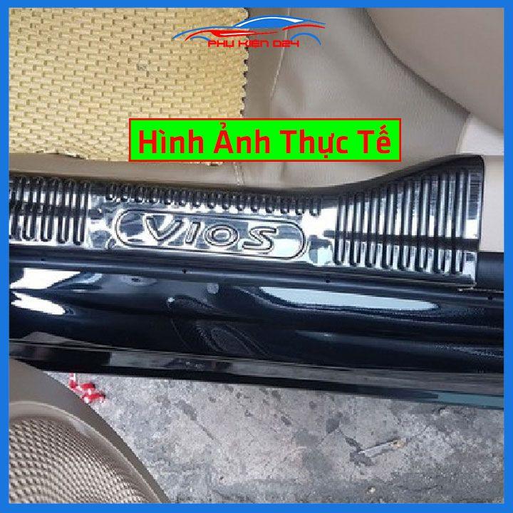 Bộ ốp bậc cửa trong ngoài nẹp bước chân Vios 2019 vân Titan chống trầy trang trí xe