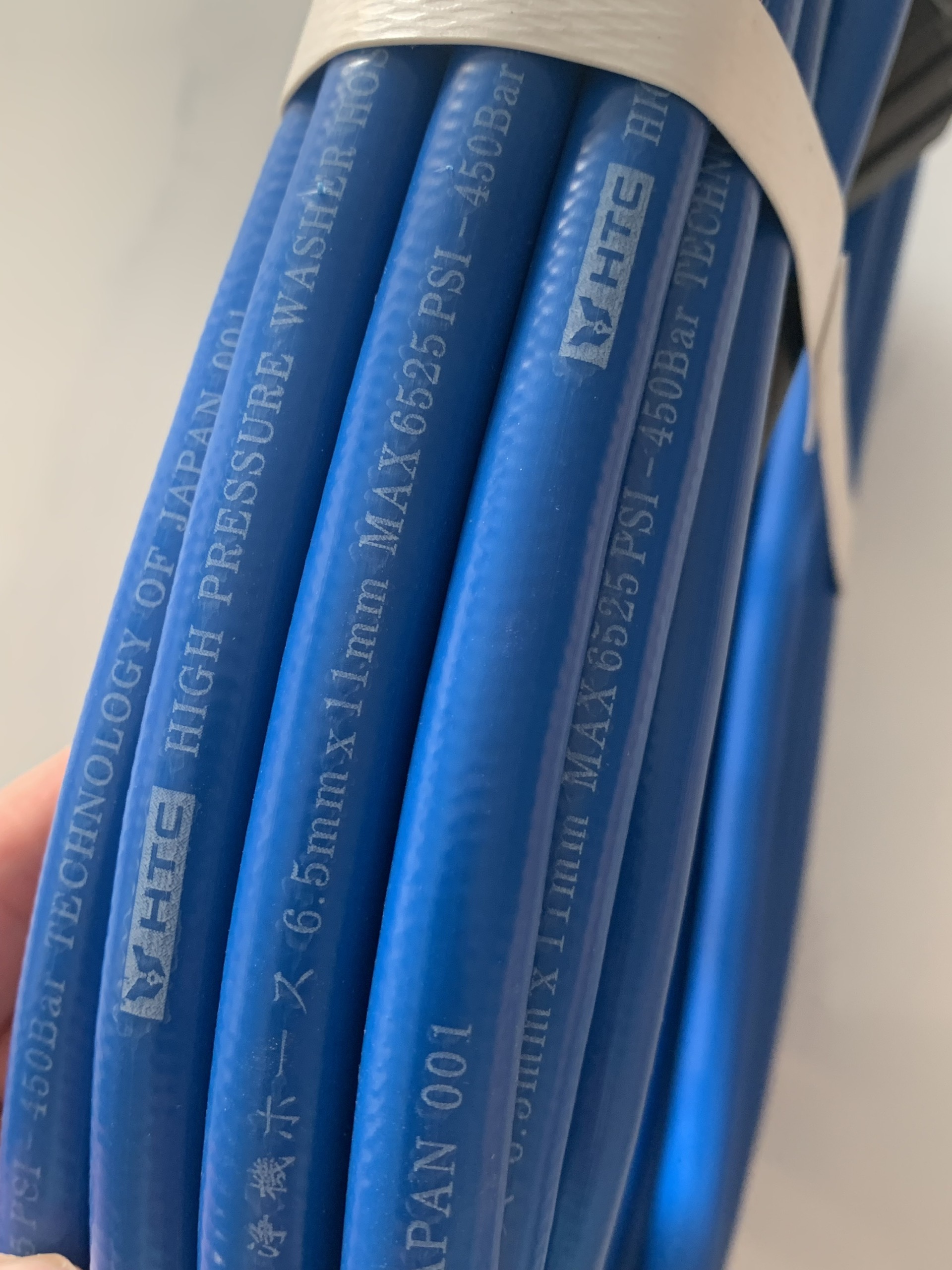 Dây xịt rửa xe HIỆU HTC LOẠI 30M, HTC6511-30W3 từ nhựa PVC-PU áp lực cao 420 bar, ĐK 6.5*11mm, đầu nối ren 1.5x22mm