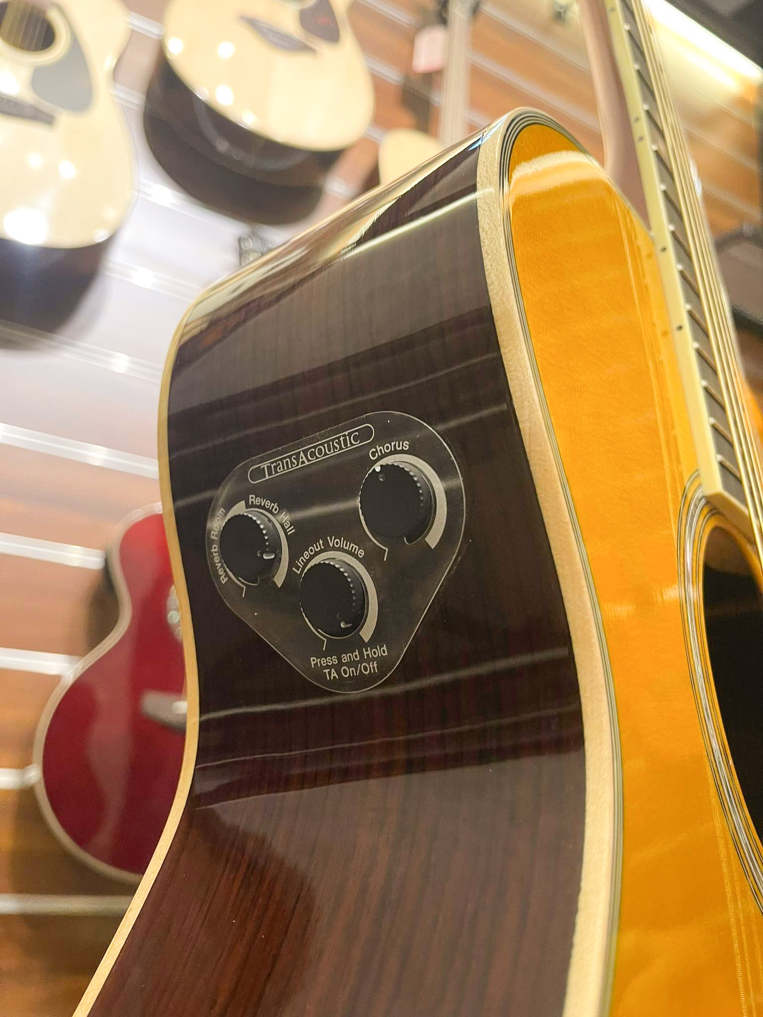 Đàn guitar acoustic Yamaha LS-TA