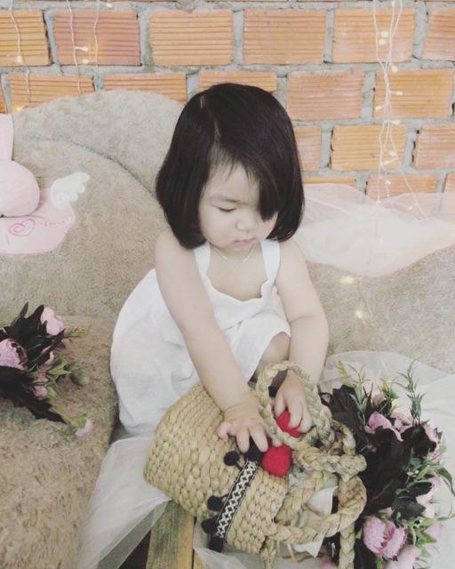 Đầm xòe hai dây cho bé