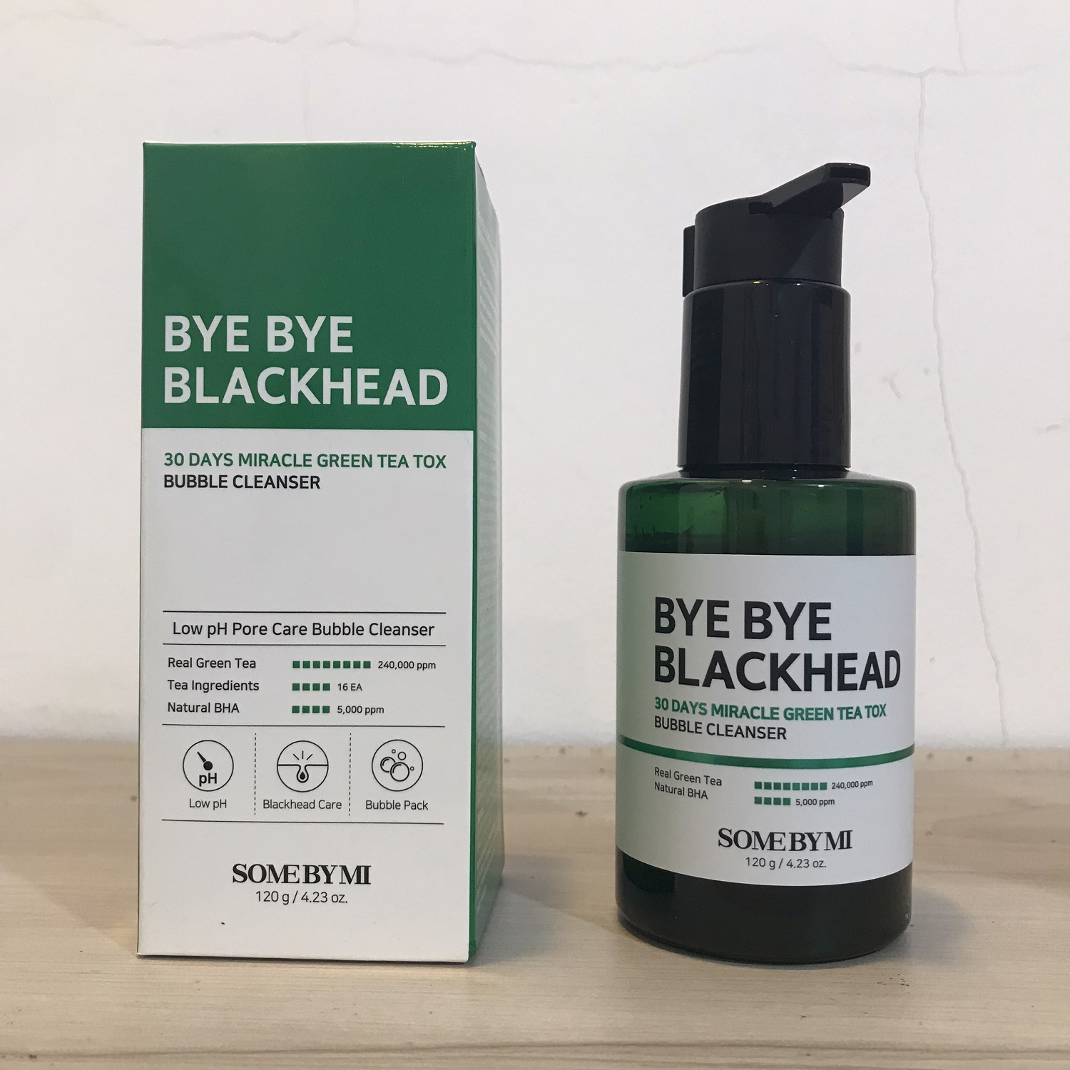 Sữa rửa mặt làm giảm và ngăn ngừa mụn đầu đen Some By Mi Bye bye blackhead 30 days miracle greentea tox bubble cleanser