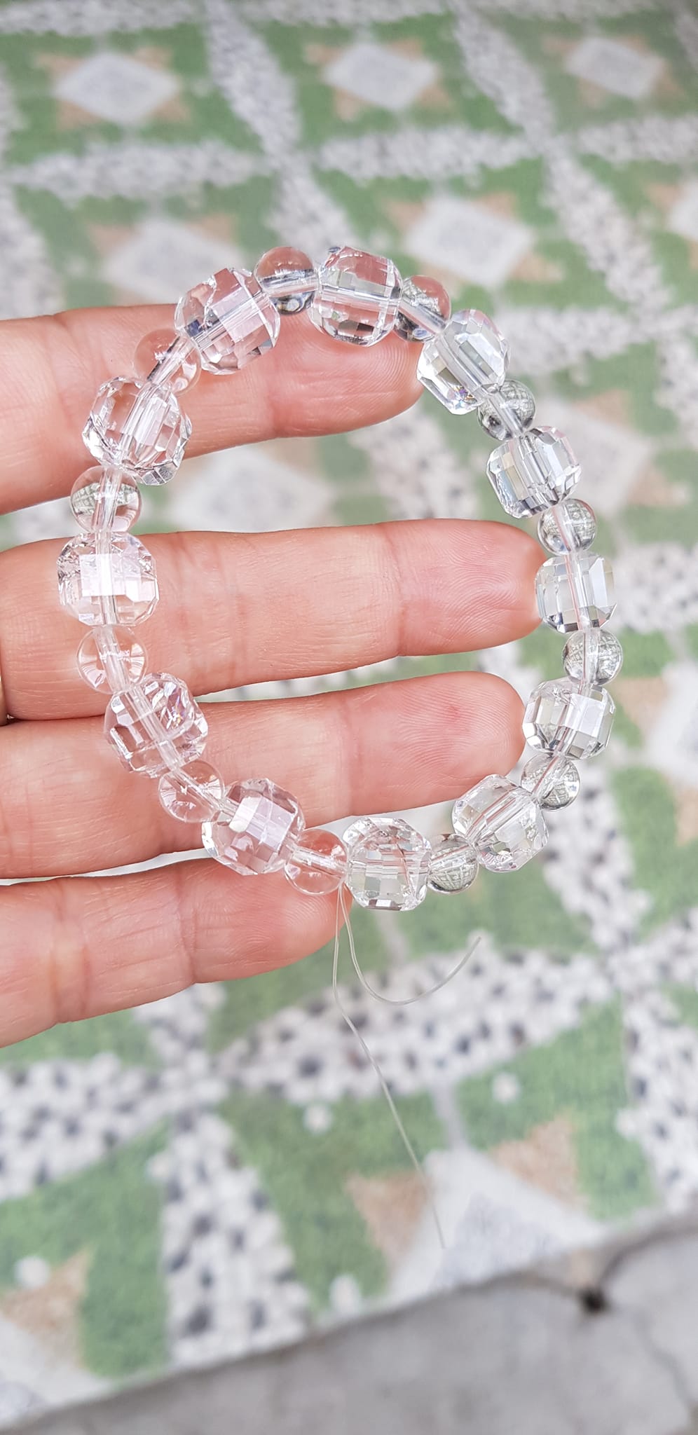 Vòng tay phong thuỷ nữ đá thạch anh trắng trong tự nhiên kiểu vuông giác tròn Size hạt vuông 10mm hạt tròn nhỏ 6mm Nữ mệnh kim mệnh Thủy đeo hợp may mắn tốt sức khoẻ công việc ạ