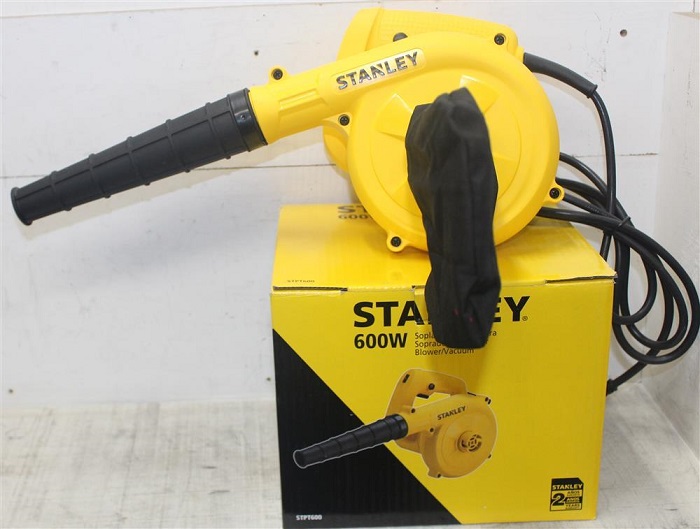 Máy thổi bụi 600W Stanley STPT600-B1