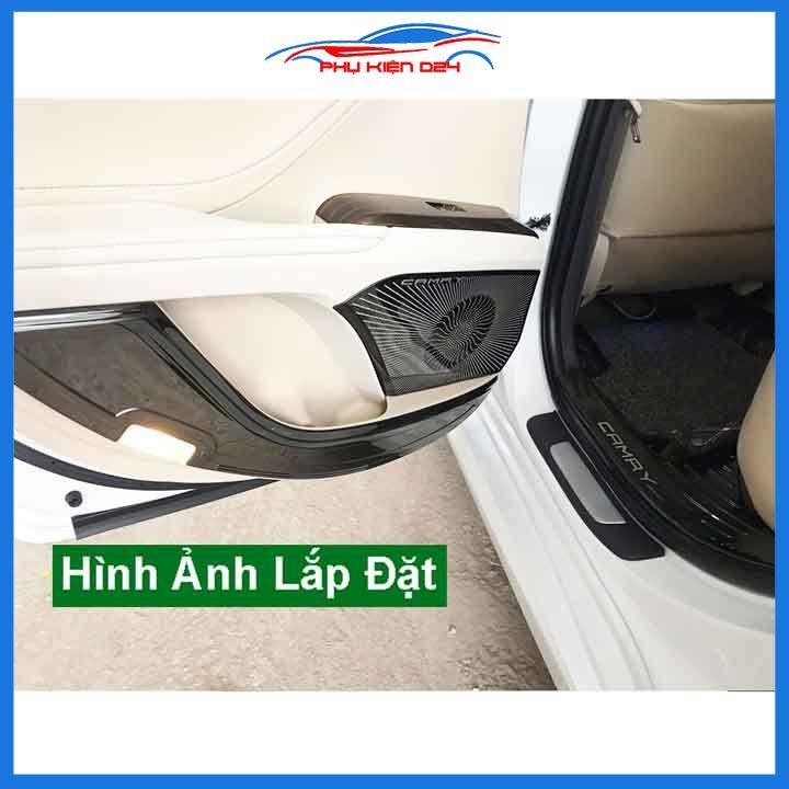 Bộ ốp màng loa vân Titan cho xe Camry 2019-2020-2021-2022 chống xước trang trí nội thất ô tô