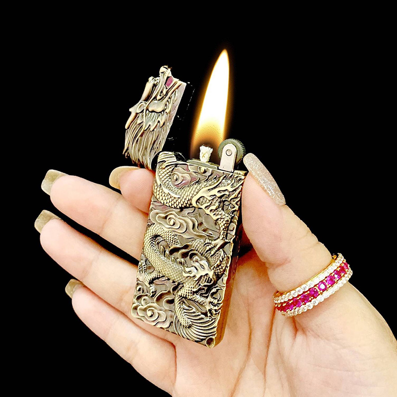 Bật Lửa Xăng Đá Hình Đầu Rồng – Xài Xăng