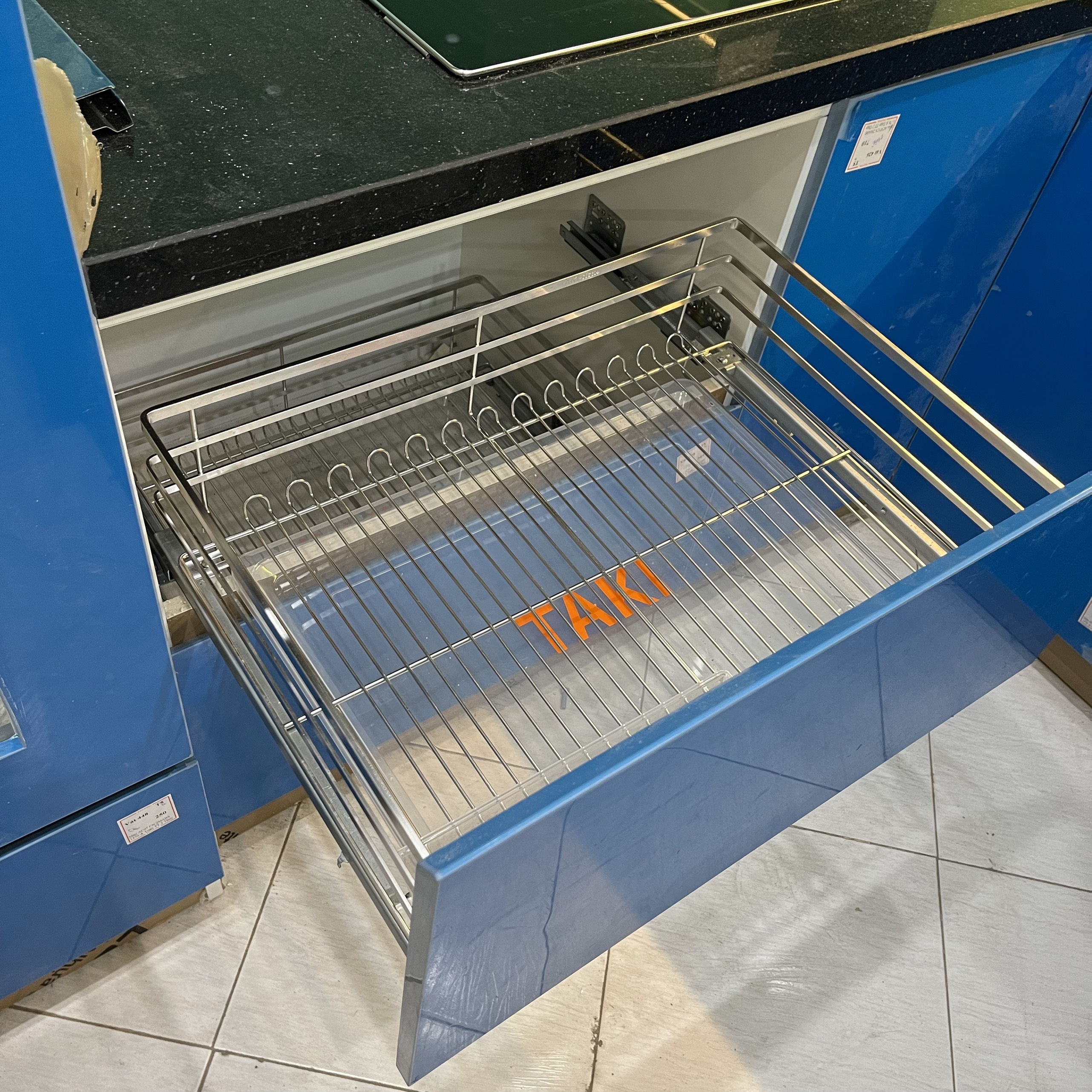 Giá Để Xoong Nồi Tủ Bếp Dưới TAKI NAN DẸT INOX Không Gỉ 304 - Ray Âm Giảm Chấn Cao Cấp - BẢO HÀNH VĨNH VIỄN - Có Thợ ắp